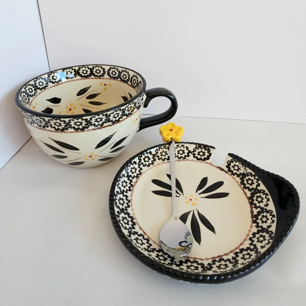 NWOT Temp-tations Old World Black Soup and Sandwich Set